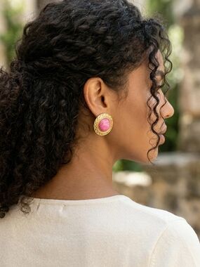 Vintage 80's Gold-Tone Pink Cabochon Clip Earrings